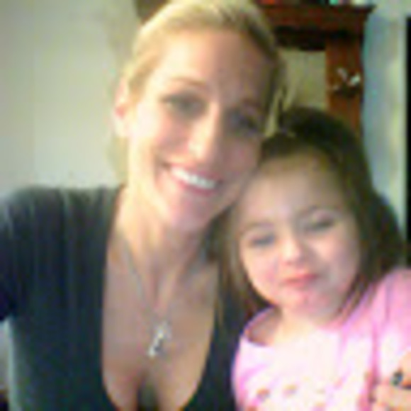 Meet your Posher, Angela - Picture 1 of 1